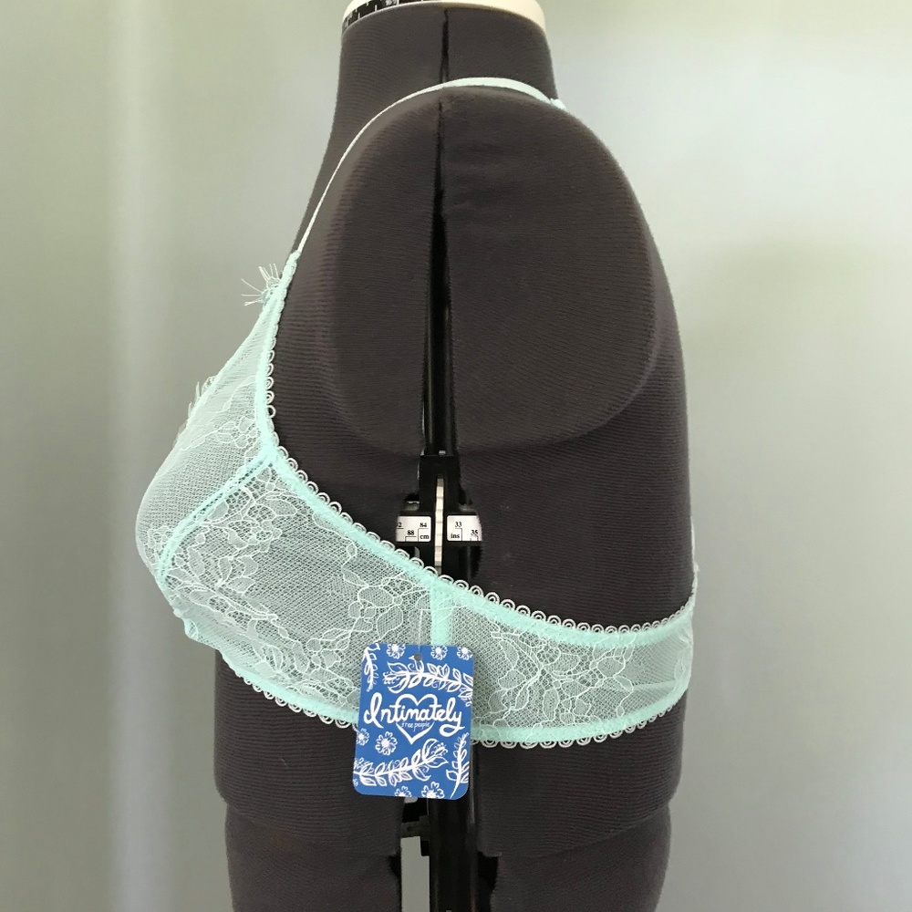 NWT's mint aqua FREE PEOPLE lace BRAlette    M - Picture 2 of 4